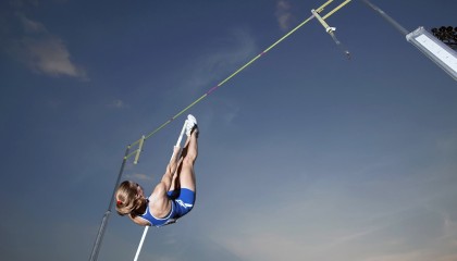 亚博官网-离谱！波尔图防线形同虚设，海港门线极限救险，赛后猛龙竟偷偷备战欧冠？